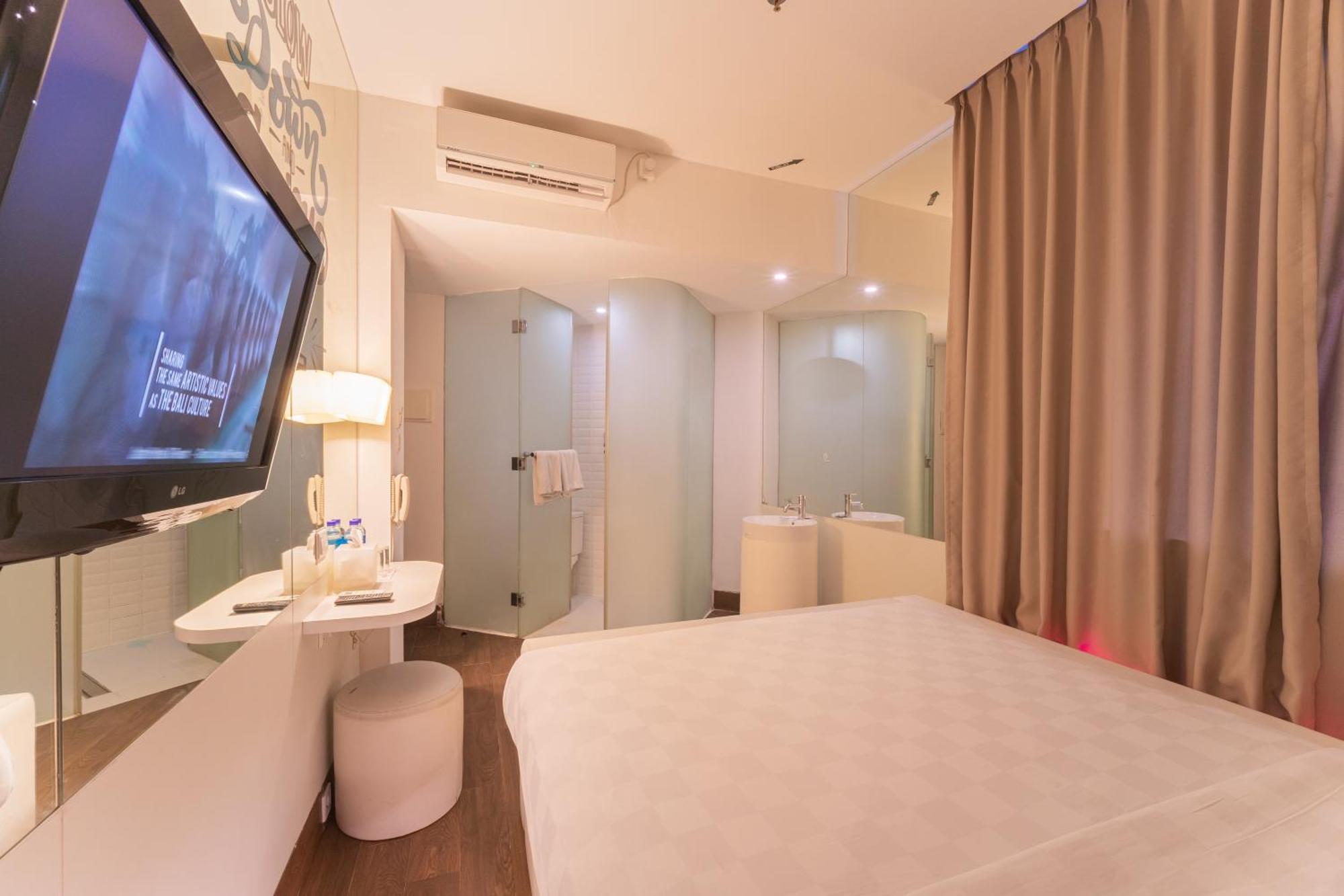 J Icon Hip Hotel Balikpapan  Exteriér fotografie